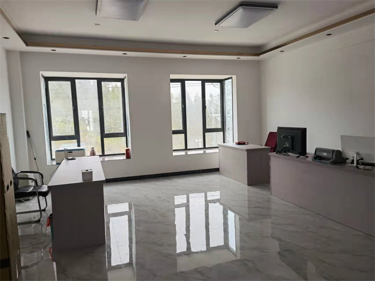 新廠區(qū)辦公環(huán)境