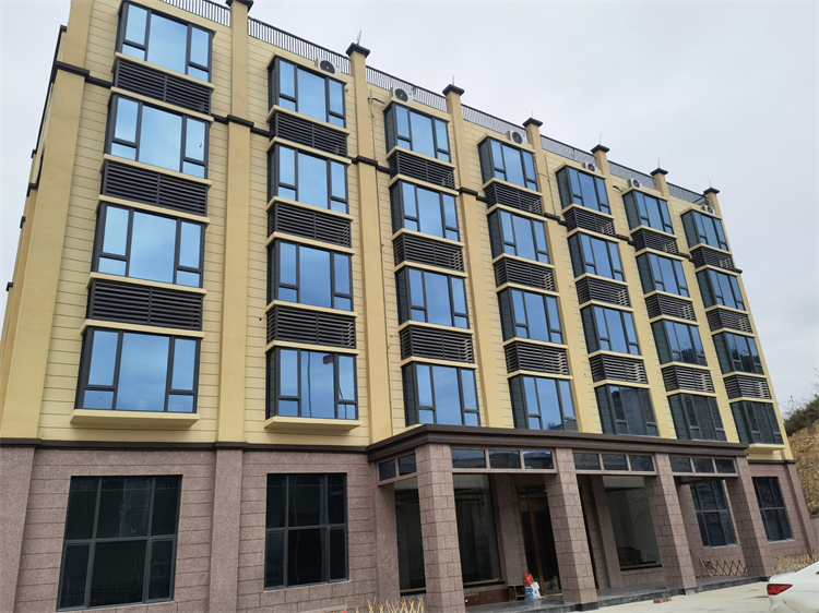 新廠區(qū)辦公環(huán)境