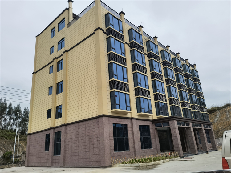 新廠區(qū)辦公環(huán)境