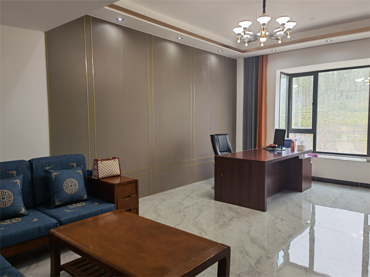 新廠區(qū)辦公環(huán)境